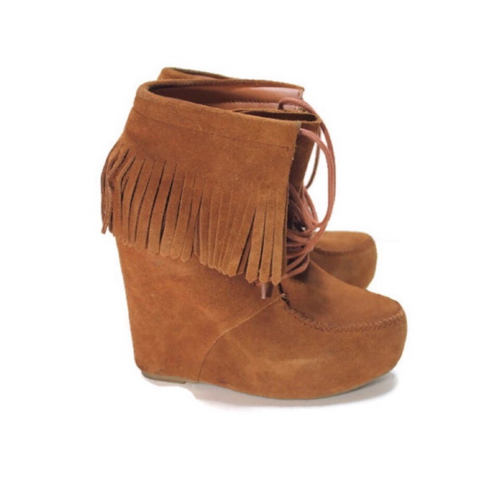 Wedged moccasins boots